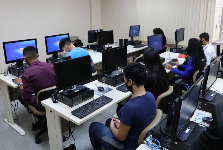 Imagem referente ao curso de capacitação em informática