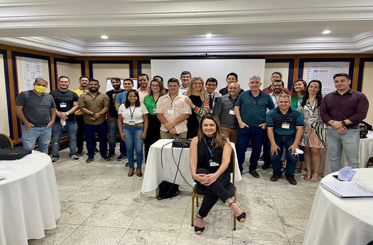 Fotos com os participantes do do “Seminário GRID de Liderança 2022”.