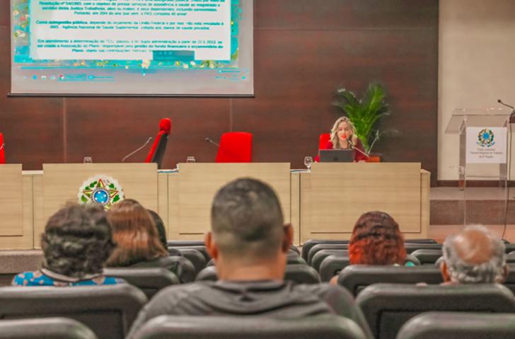 Fotografia do auditório Aloysio da Costa Chaves.
