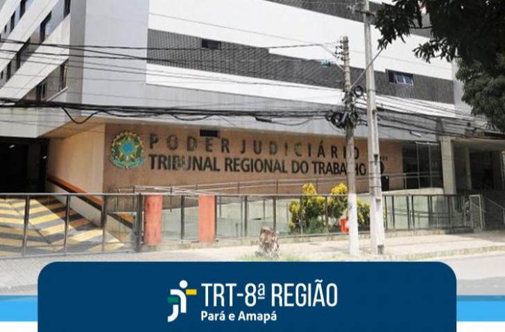 Fotografia da fachada do Fórum Trabalhista de Belém. Abaixo o logotipo do TRT-8.