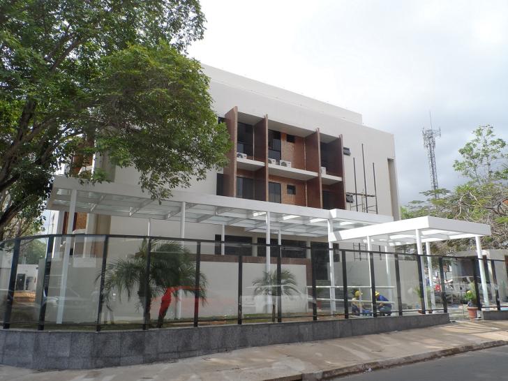 Foto da fachada do Fórum Trabalhista de Parauapebas.