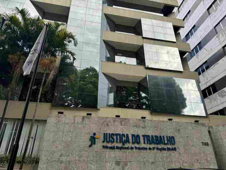 #ParaTodosVerem - Foto colorida da fachada da sede do Tribunal Regional do Trabalho da 8ª Região