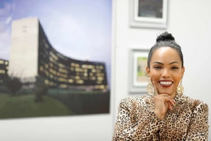 Foto da juíza Adriana Melonio, convidada para palestra do Programa de Incentivo à Equidade na Magistratura.