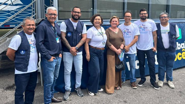 #ParaTodosVerem: Foto em ambiente aberto que reune homens e mulheres, servidores do TRT-8