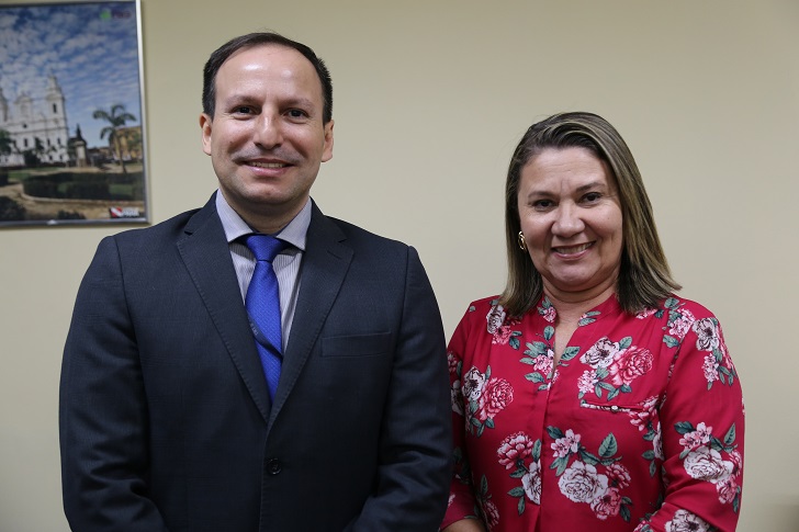 Diretor Geral do TRT8 e a diretora da EGPA