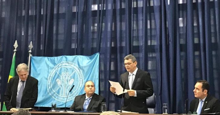 Juiz Océlio Morais discursa como presidente da Academia de Direito da Seguridade Social em São Paulo.