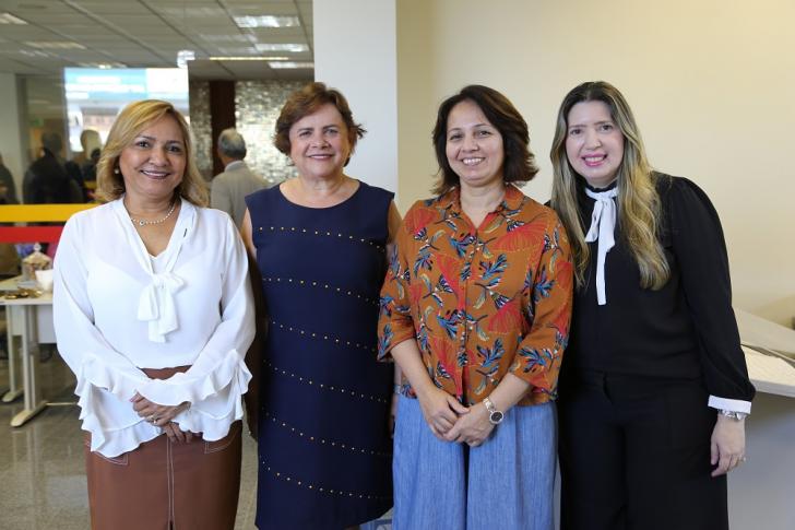 Foto mostra as juízas de Ananindeua e a desembargadora e a juíza de Belém que coordenam o Cejusc