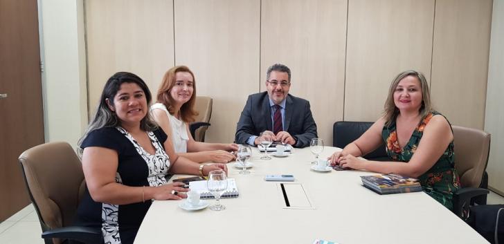 Foto: Desembargador Walter Paro e representantes da FABEL.