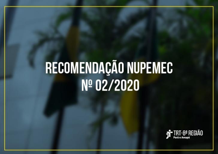 fachada desfocada do edifício sede e número da recomendação ao centro