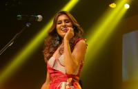 Cantora Lia Sophia recebe convidados em show solidário