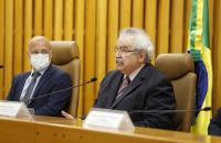 Ministro  Emmanoel Pereira ao lado do presidente do Coleprecor e do TRT da 17ª Região (ES), desembargador Marcello Maciel Mancil