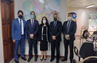 Foto do representante o OIT com magistrado 