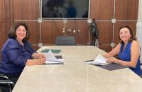No lado direito da fotografia, a presidente do TRT-8, desembargadora Graziela Leite Colares