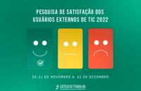 Arte com fundo verde.