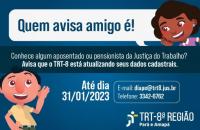 Arte com fundo azul escuro.