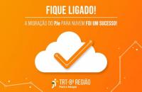 Arte nas cor laranja com letras brancas.
