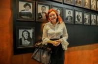 Fotografia da galeria dos presidentes. Em primeiro plano, a desembargadora Graziela.