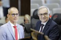 Fotografia de dois homens branco que usam óculos,