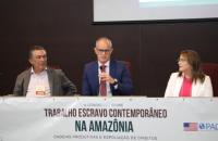 À esquerda, o procurador Faustino Pimenta. No meio, o desembargador Marcus Lousada Maia. À direita, a professora Valena Chaves.