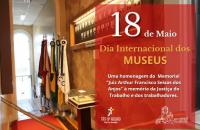 #ParaTodosVerem: Fotografia do memorial "Juiz Arthur Francisco Seixas dos Anjos". Contendo o texto: 18 de maio Dia Internacional