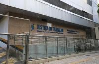 Fotografia da fachada do Fórum Trabalhista de Belém