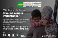 Arte com uma imagem de uma criança abrançando a mãe. No topo, em destaque, o texto: Os desafios dos migrantes no mercado de trab