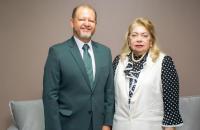Foto colorida. Lado a lado, o presidente do TJ Amapá e a presidente do TRT8.