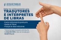 #ParaTodosVerem: Arte gráfica nas cores azul e branco. No card, o texto: Edital de credenciamento para tradutores e intérpretes 