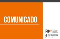 Arte gráfica nas cores laranja e branca. No lado esquerdo centralizado, a palavra Comunicado. No rodapé do lado direito, a logo 