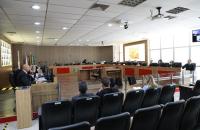 Foto em ambiente fechado mostrando a sessão do pleno do TRT-8.