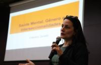 #ParaTodosVerem: Fotografia de Valeska Zanello durante a palestra que deu no TRT-8 no mês de março.