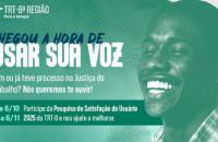 Arte gráfica contendo a frase "Chegou a hora de usar a sua voz" com um homem ao lado sorrindo e a logo do TRT-8