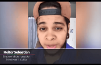 Heitor Sebastian de boné falando 