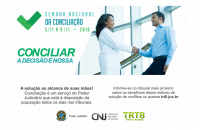 duas pessoas conciliando