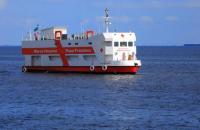 Barco-hospital no rio 