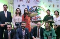Desembargadora presidente com outros participantes do evento.