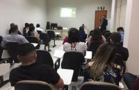 Foto: Danilo Barbosa palestra para servidores em sala de aula no Fórum de Macapá. 