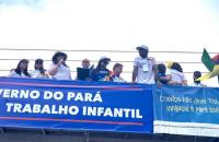 Foto: Pastora em cima do trio elétrico ao lado de gestoras da Comissão de Combate ao Trabalho Infantil do TRT8.