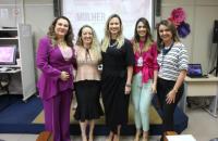 Foto: Em pé, Presidente, juíza e servidoras que integram o Grupo de Trabalho após evento que marcou o Dia da Mulher no TRT8.