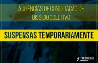 Arte com o fundo mostrando a fachada do Tribunal e após aviso sobre a suspensão das audiencias