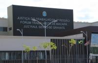 Foto da fachada do Fórum de Macapá.