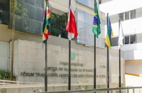 Foto externa da fachada do edifício sede do TRT-8