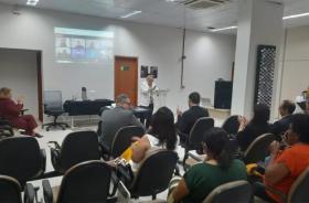 Foto do público e da presidente durante fala no workshop em Macapá