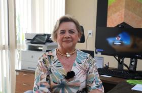 Foto em ambiente fechado mostrando a a vice-presidente do TRT-8, a desembargadora Maria Valquíria Norat Coelho.